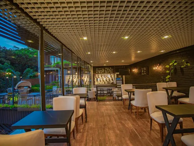 Dining room at Ella Heritage with a view of the garden