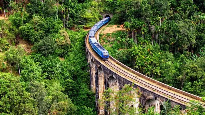 Ella Rock, Little Adam's Peak and the Nine Arch Bridge in one day